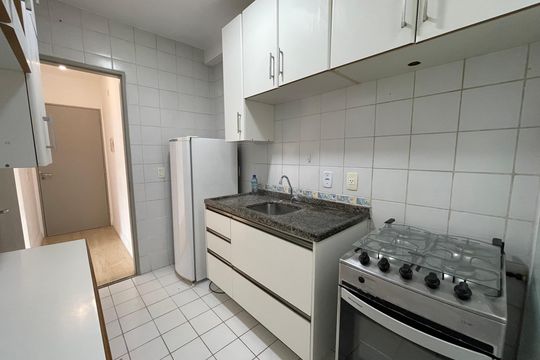 Cozinha de apartamento para alugar com 3 quartos, 68m² em Jardim das Vertentes, São Paulo