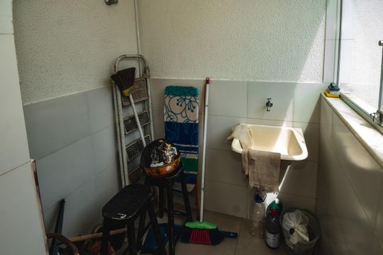 Área de Serviço de apartamento para alugar com 2 quartos, 70m² em Mantiqueira, Belo Horizonte