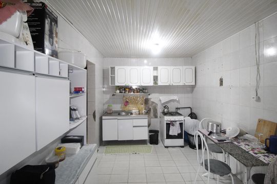 Cozinha de casa à venda com 3 quartos, 100m² em Morro Santana, Porto Alegre