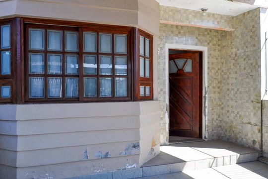 Fachada de casa à venda com 3 quartos, 146m² em Hípica, Porto Alegre