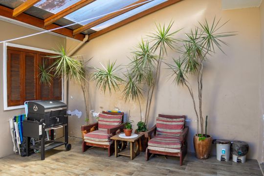 Quintal de casa à venda com 3 quartos, 146m² em Hípica, Porto Alegre
