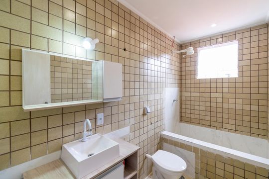Banheiro de casa para alugar com 1 quarto, 42m² em Jardim Floresta, São Paulo