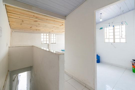 Entrada de casa para alugar com 1 quarto, 42m² em Jardim Floresta, São Paulo