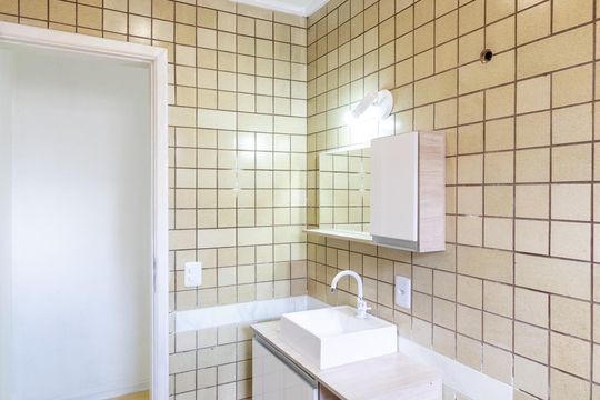 Banheiro de casa para alugar com 1 quarto, 42m² em Jardim Floresta, São Paulo