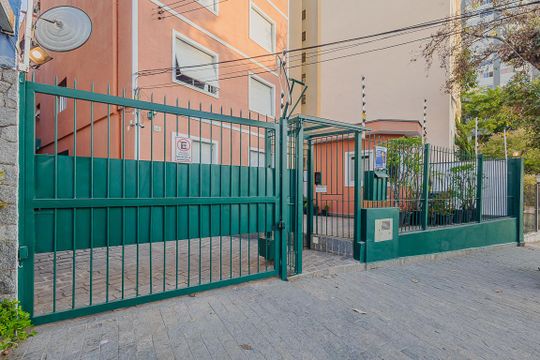 Fachada de apartamento para alugar com 2 quartos, 82m² em Sumarezinho, São Paulo