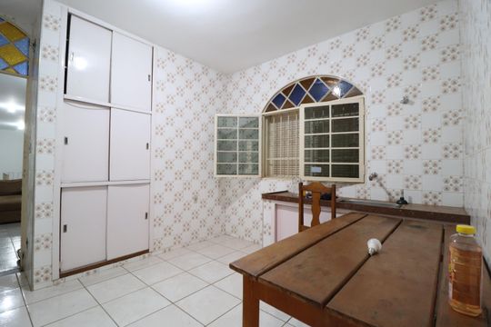 Cozinha de casa para alugar com 4 quartos, 500m² em Osvaldo Rezende, Uberlândia