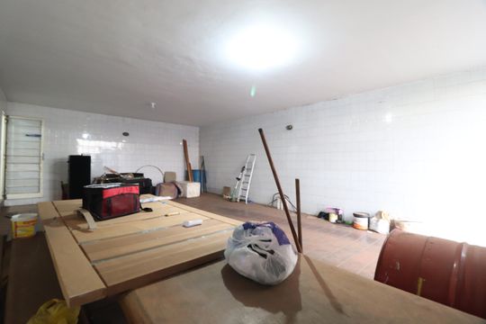 Garagem de casa para alugar com 4 quartos, 500m² em Osvaldo Rezende, Uberlândia