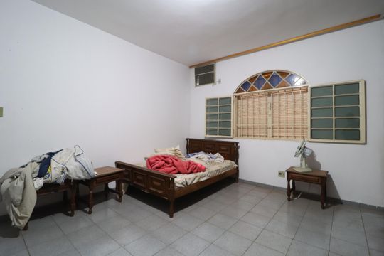 Quarto 3 - Suíte de casa para alugar com 4 quartos, 500m² em Osvaldo Rezende, Uberlândia