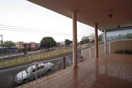 Sacada de casa para alugar com 4 quartos, 500m² em Osvaldo Rezende, Uberlândia