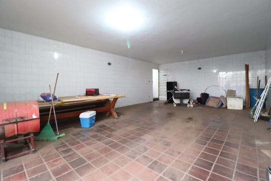Garagem de casa para alugar com 4 quartos, 500m² em Osvaldo Rezende, Uberlândia