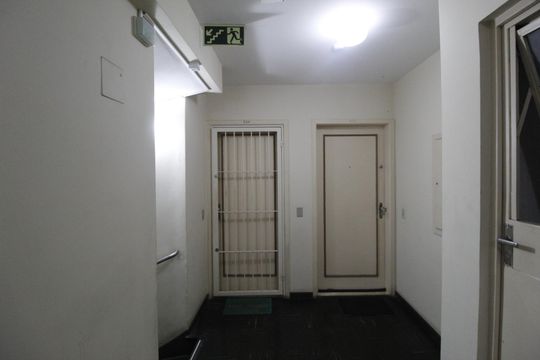 Corredor de apartamento à venda com 2 quartos, 85m² em Higienópolis, Porto Alegre