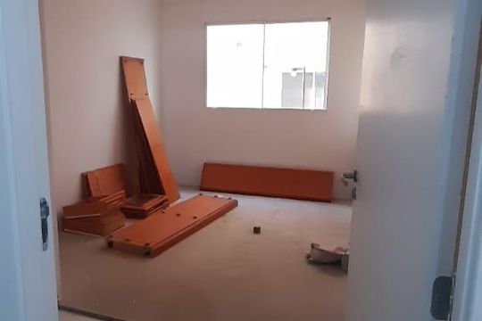 Sala de apartamento à venda com 2 quartos, 42m² em Rubem Berta, Porto Alegre