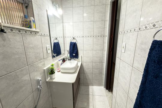 Banheiro de apartamento à venda com 2 quartos, 60m² em Irajá, Rio de Janeiro