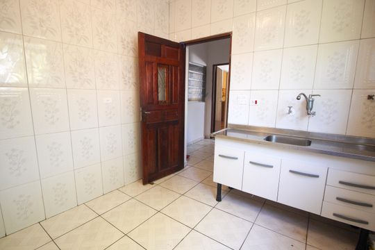 Cozinha de casa para alugar com 2 quartos, 60m² em Vila Clara, São Paulo