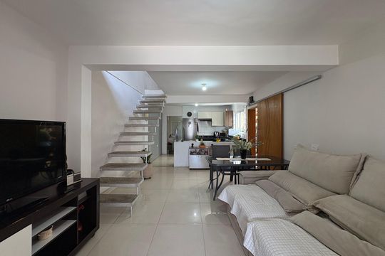 Sala de casa à venda com 2 quartos, 112m² em Vila Junqueira, Santo André