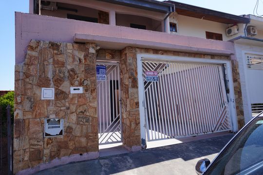 Fachada de casa para alugar com 4 quartos, 196m² em Parque Novo Mundo, Americana