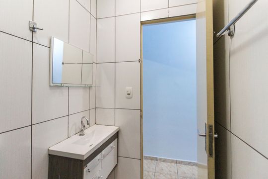 Banheiro Social de casa de condomínio para alugar com 2 quartos, 100m² em Parque Paulistano, São Paulo