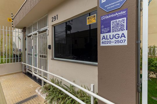 Fachada + Plaquinha de apartamento para alugar com 1 quarto, 28m² em Penha de França, São Paulo