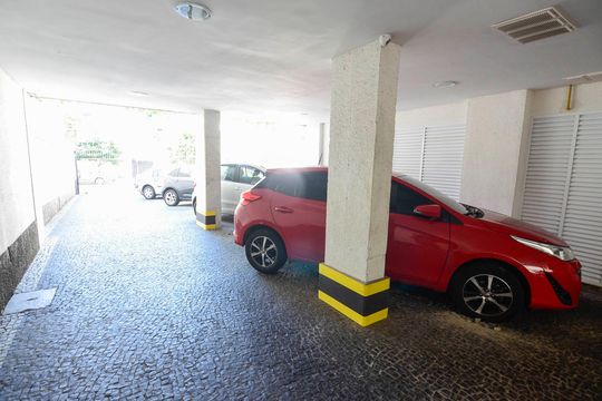 Garagem de apartamento à venda com 3 quartos, 105m² em Grajaú, Rio de Janeiro