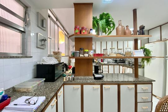 Cozinha 2 de apartamento à venda com 3 quartos, 250m² em Copacabana, Rio de Janeiro