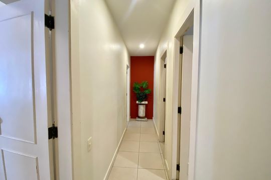 Corredor de apartamento à venda com 3 quartos, 250m² em Copacabana, Rio de Janeiro