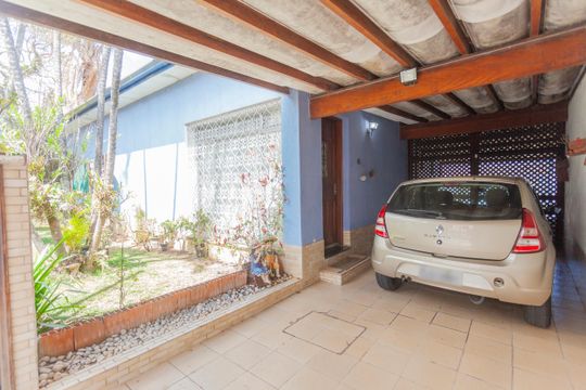 Garagem de casa à venda com 3 quartos, 190m² em Vila Campo Grande, São Paulo