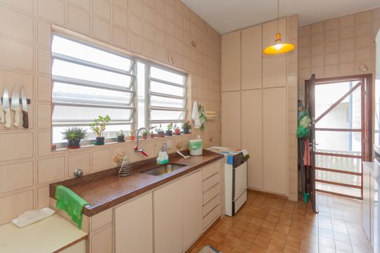 Cozinha de casa à venda com 3 quartos, 190m² em Vila Campo Grande, São Paulo