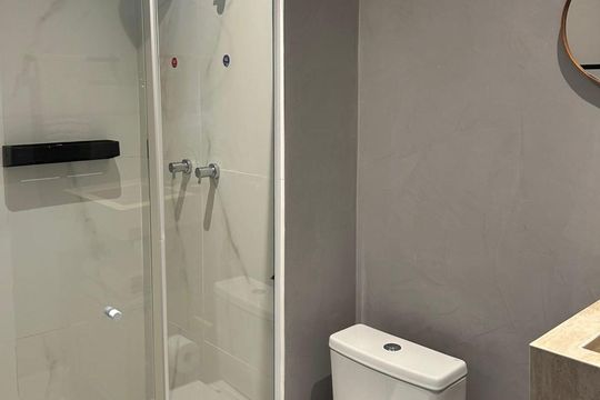 Banheiro de apartamento para alugar com 1 quarto, 37m² em Indianópolis, São Paulo