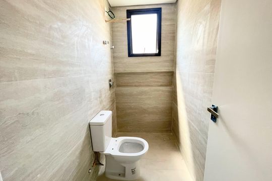 Banheiro suíte de apartamento à venda com 3 quartos, 112m² em Itapoã, Belo Horizonte