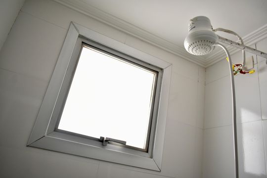 Banheiro de apartamento à venda com 1 quarto, 50m² em Parque Imperial, São Paulo