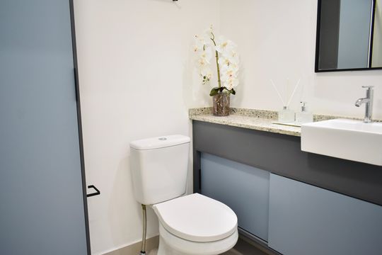 Banheiro de kitnet/studio à venda com 1 quarto, 22m² em Vila Clementino, São Paulo