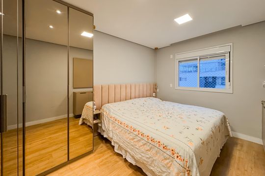 Suíte de apartamento à venda com 3 quartos, 106m² em Vila Dom Pedro I, São Paulo