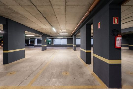 Garagem de kitnet/studio para alugar com 1 quarto, 38m² em chacara das pedras, Porto Alegre