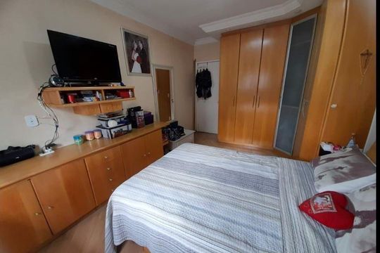 Casa à venda com 3 quartos, 230m² em Vila Pires, Santo André