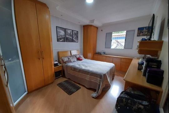 Casa à venda com 3 quartos, 230m² em Vila Pires, Santo André
