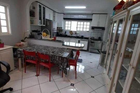 Casa à venda com 3 quartos, 230m² em Vila Pires, Santo André