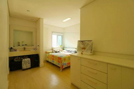 Casa à venda com 4 quartos, 357m² em Vila Vitória, Santo André