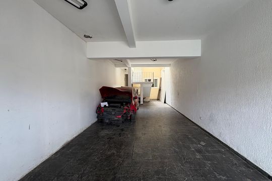 Garagem de casa à venda com 3 quartos, 424m² em Parque Bandeirante, Santo André
