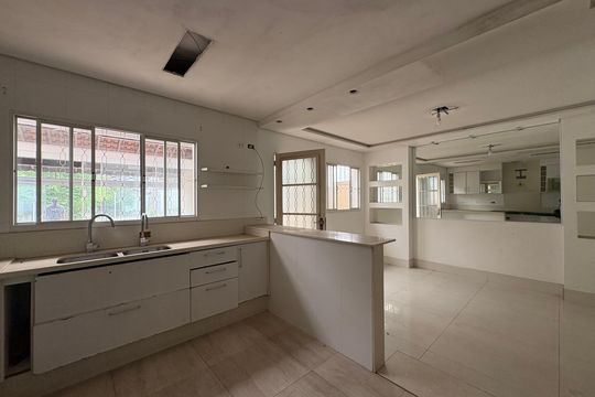 Cozinha de casa à venda com 3 quartos, 424m² em Parque Bandeirante, Santo André