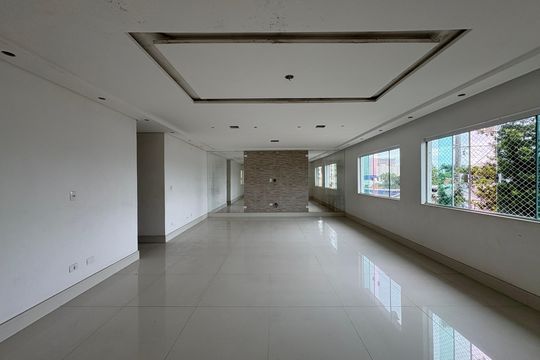 Casa à venda com 3 quartos, 424m² em Parque Bandeirante, Santo André