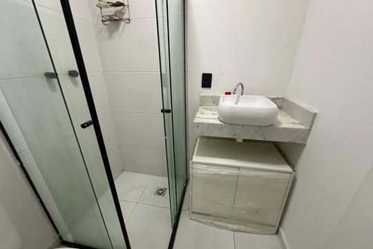 Banheiro de apartamento para alugar com 1 quarto, 48m² em Bethaville I, Barueri