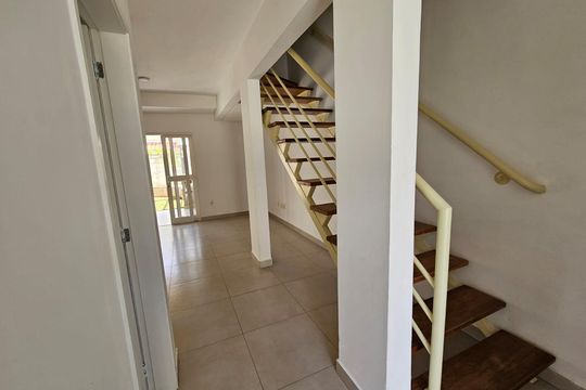 Sala de casa de condomínio para alugar com 3 quartos, 110m² em Medeiros, Jundiaí