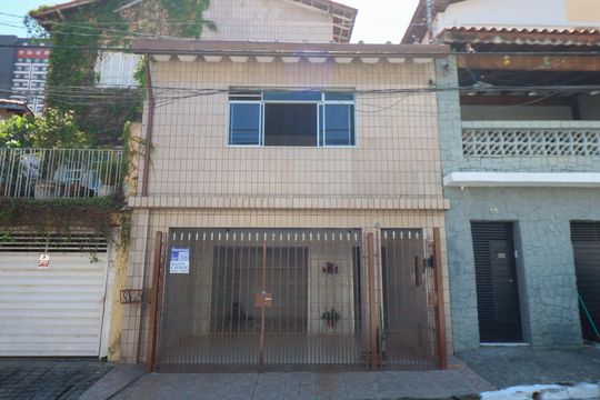 Fachada de casa à venda com 4 quartos, 150m² em Jardim Aeroporto, São Paulo