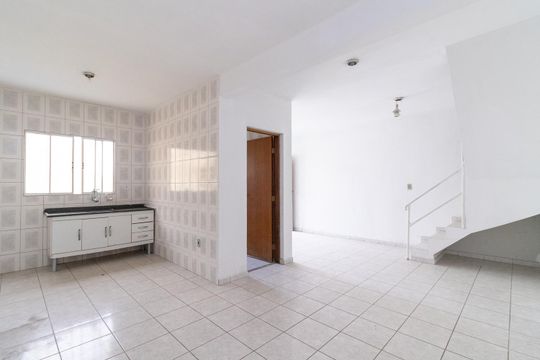 Sala e Cozinha de casa para alugar com 2 quartos, 80m² em Penha de França, São Paulo