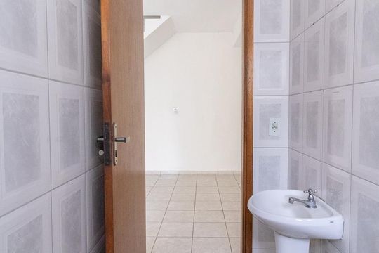 Banheiro de casa para alugar com 2 quartos, 80m² em Penha de França, São Paulo