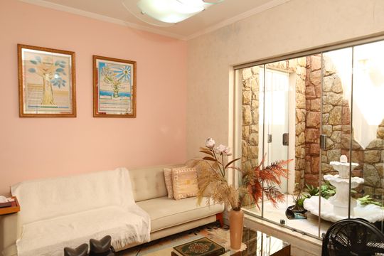 Sala de casa à venda com 4 quartos, 300m² em Vila Giordano, São Paulo