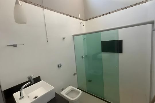Banheiro de casa para alugar com 2 quartos, 95m² em Santa Ines, Belo Horizonte