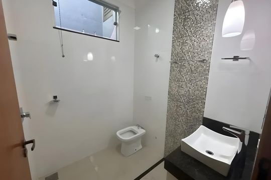 Banheiro de casa para alugar com 2 quartos, 95m² em Santa Ines, Belo Horizonte