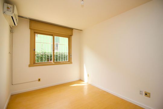 Quarto de apartamento à venda com 1 quarto, 48m² em Santo Antônio, Porto Alegre
