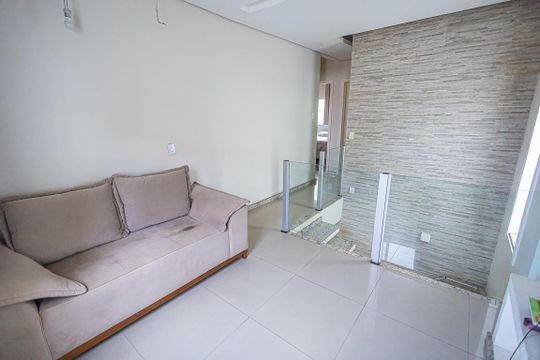 Sala 2 de casa à venda com 3 quartos, 240m² em Vila Sao Tomas, Belo Horizonte